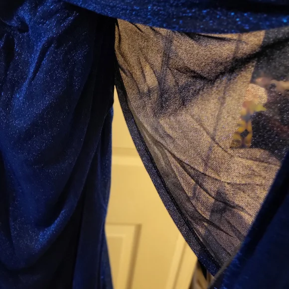 Elegant Blue Strapless Dress - Picture 4 of 7